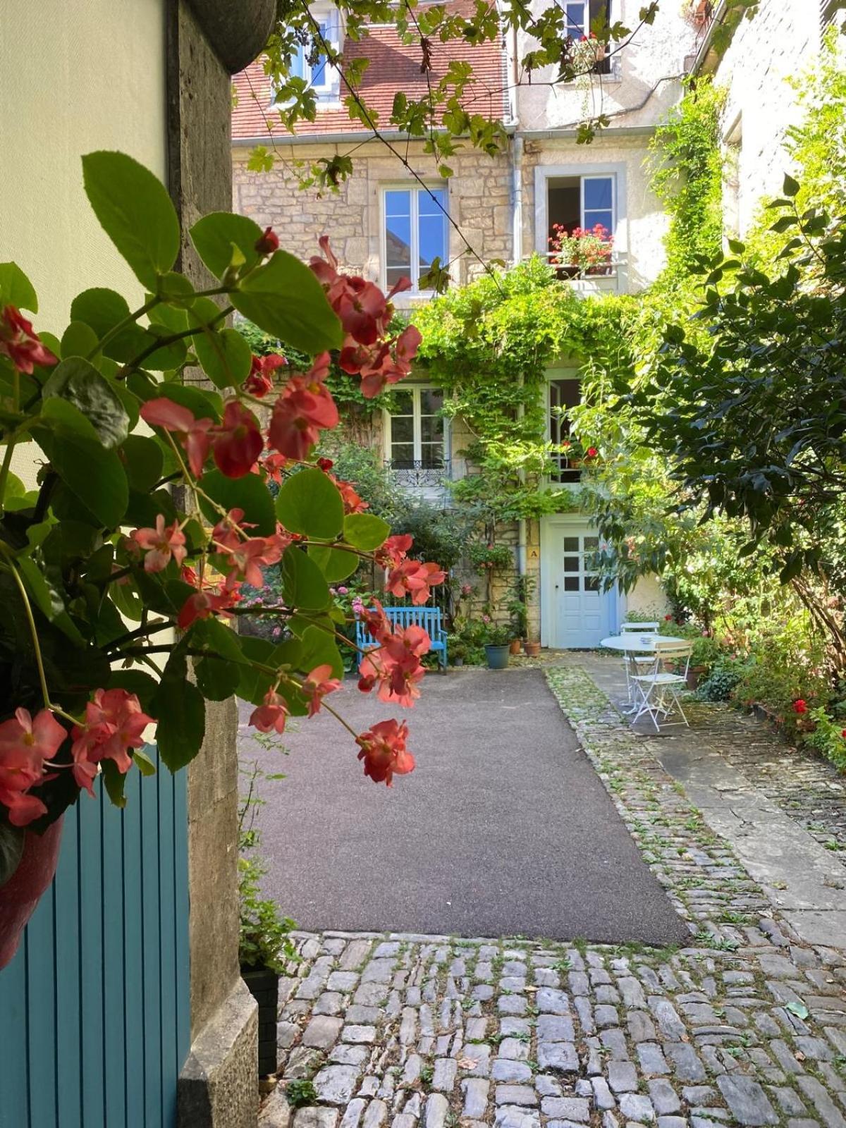 Besancon: Charmant Duplex Au Pied De La Citadelle Luaran gambar